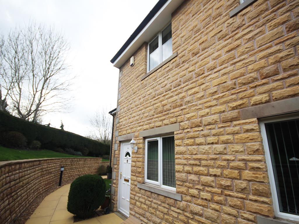 2 bedroom apartment For Sale in Colne - IMG_1832.jpg